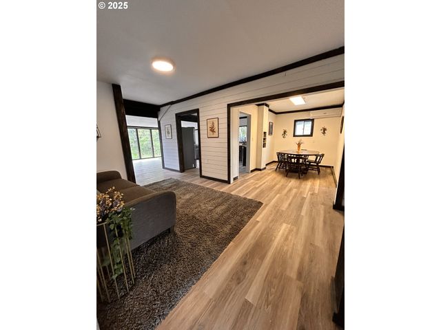 705 PARK Ave, Lakeside, OR 97449