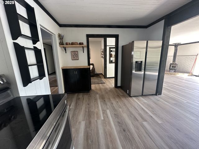 705 PARK Ave, Lakeside, OR 97449