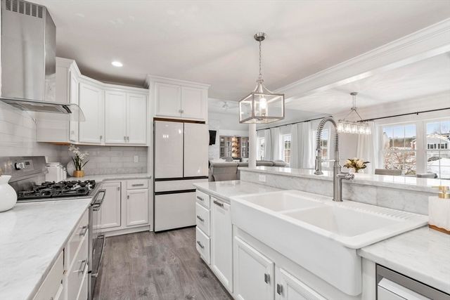 103 Keeneland Cir, Leominster, MA 01453