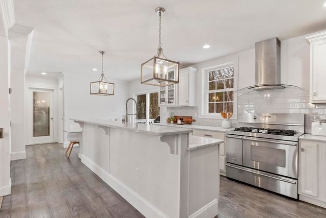 103 Keeneland Cir, Leominster, MA 01453