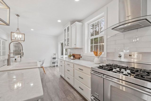 103 Keeneland Cir, Leominster, MA 01453