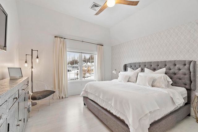 103 Keeneland Cir, Leominster, MA 01453