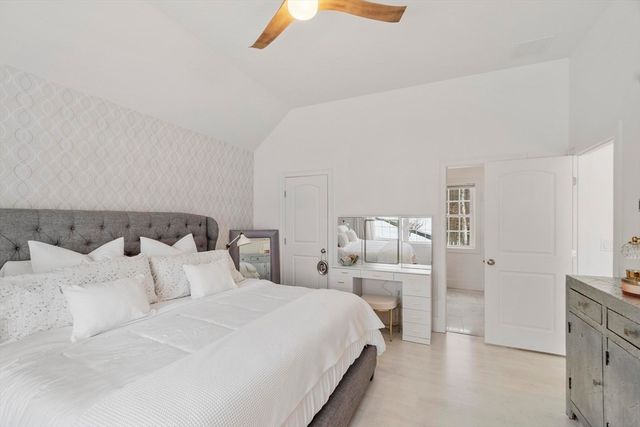 103 Keeneland Cir, Leominster, MA 01453