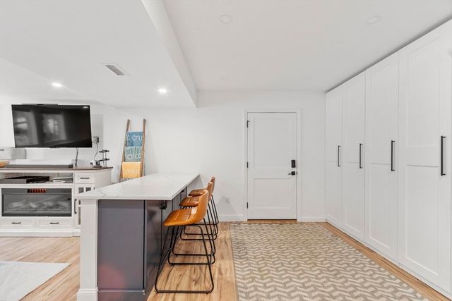 103 Keeneland Cir, Leominster, MA 01453