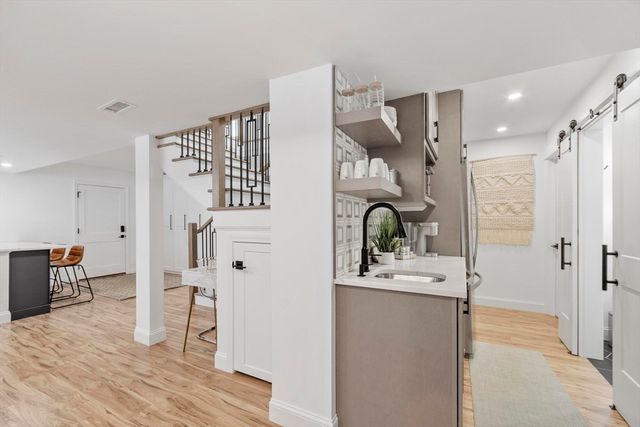 103 Keeneland Cir, Leominster, MA 01453