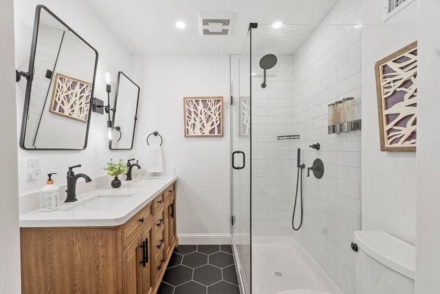 103 Keeneland Cir, Leominster, MA 01453