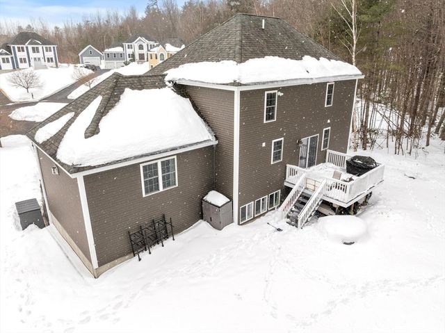 103 Keeneland Cir, Leominster, MA 01453