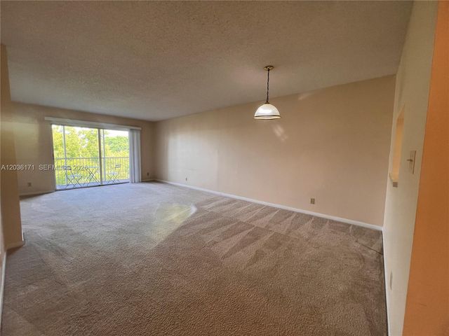1075 Riverside Dr 505, Coral Springs, FL 33071