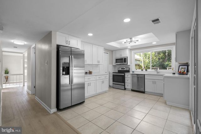 13 WRIGHTWOOD PL, Sterling, VA 20164