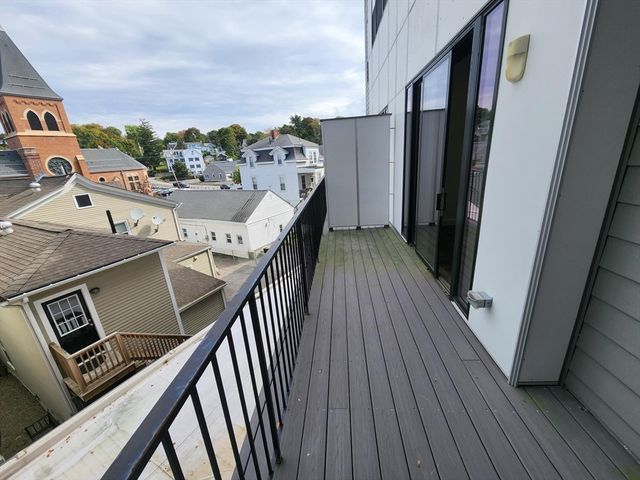 10 Front 302, Weymouth, MA 02188