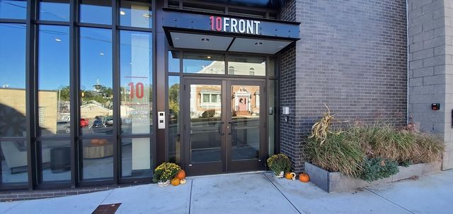 10 Front 302, Weymouth, MA 02188