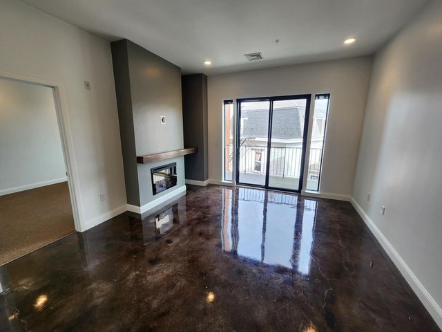 10 Front 302, Weymouth, MA 02188