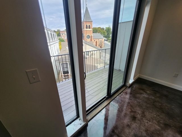 10 Front 302, Weymouth, MA 02188