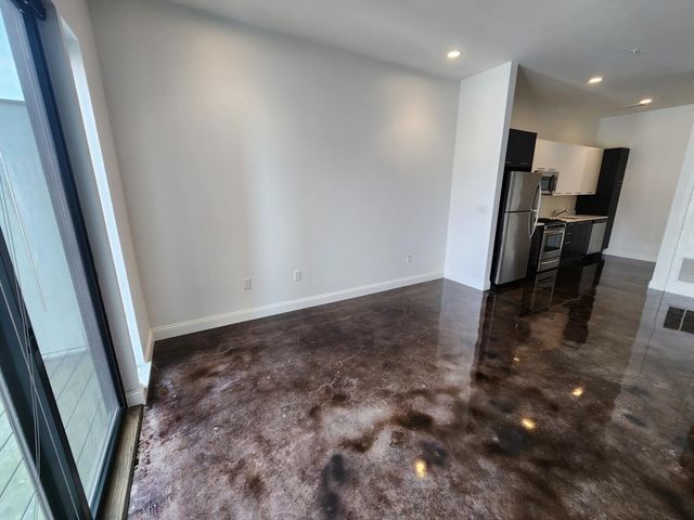 10 Front 302, Weymouth, MA 02188