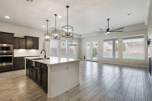 4046 Mountain Loop Trail NE, Rio Rancho, NM 87144
