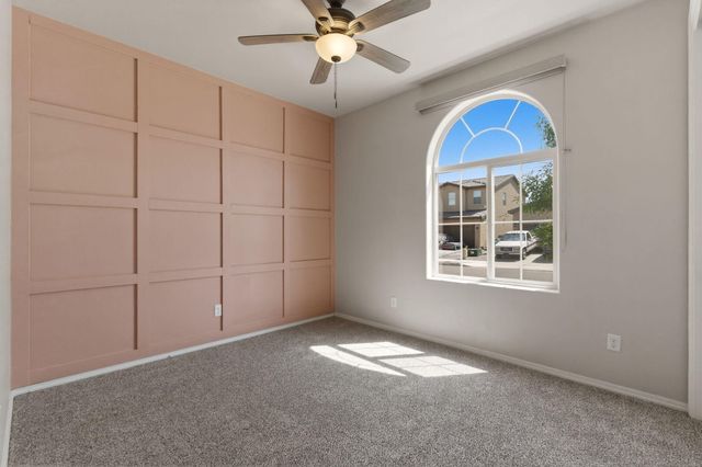 4046 Mountain Loop Trail NE, Rio Rancho, NM 87144