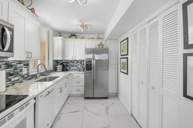 3412 NE Causeway Boulevard 103, Jensen Beach, FL 34957