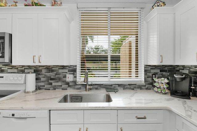 3412 NE Causeway Boulevard 103, Jensen Beach, FL 34957