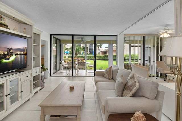 3412 NE Causeway Boulevard 103, Jensen Beach, FL 34957