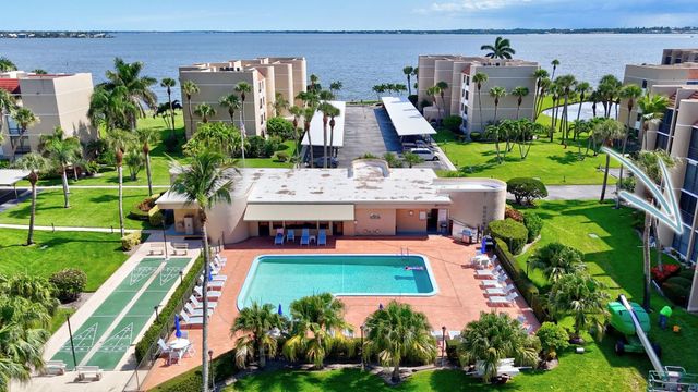 3412 NE Causeway Boulevard 103, Jensen Beach, FL 34957