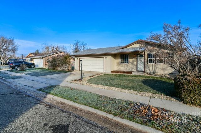 480 E Easy St, Kuna, ID 83634