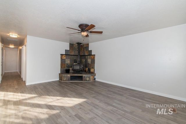 480 E Easy St, Kuna, ID 83634