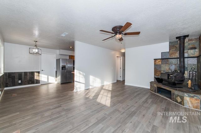 480 E Easy St, Kuna, ID 83634