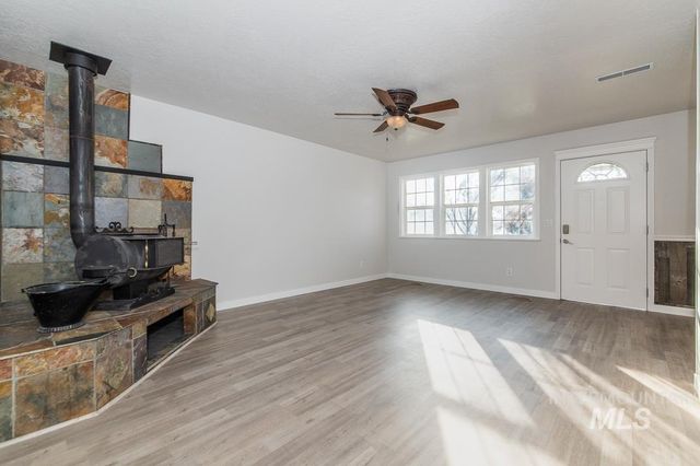 480 E Easy St, Kuna, ID 83634