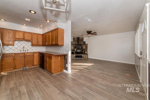 480 E Easy St, Kuna, ID 83634