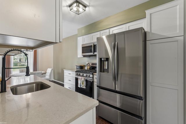 24611 Lake Meadow Street, Harrison Twp, MI 48045