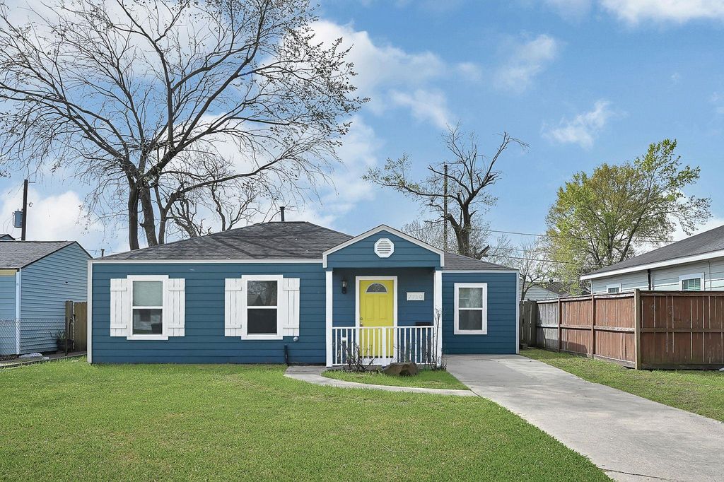 7710 Erath Street, Houston, TX 77023
