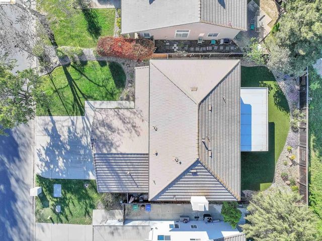 2037 Newton Dr, Brentwood, CA 94513