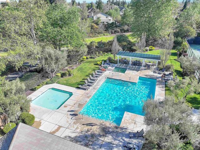 2037 Newton Dr, Brentwood, CA 94513