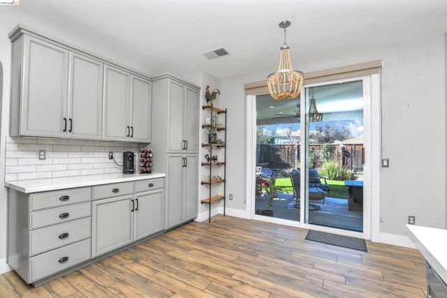 2037 Newton Dr, Brentwood, CA 94513