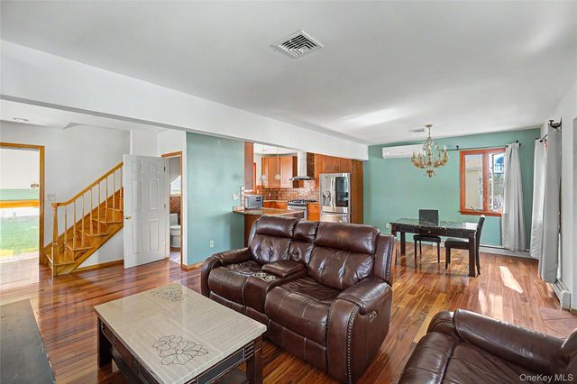 116 West Avenue, Hicksville, NY 11801