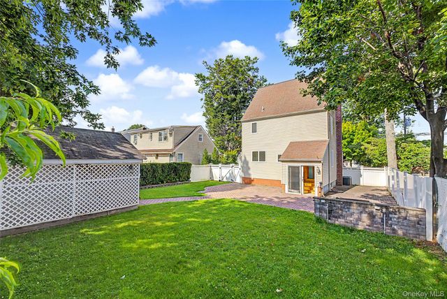 116 West Avenue, Hicksville, NY 11801
