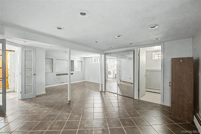 116 West Avenue, Hicksville, NY 11801
