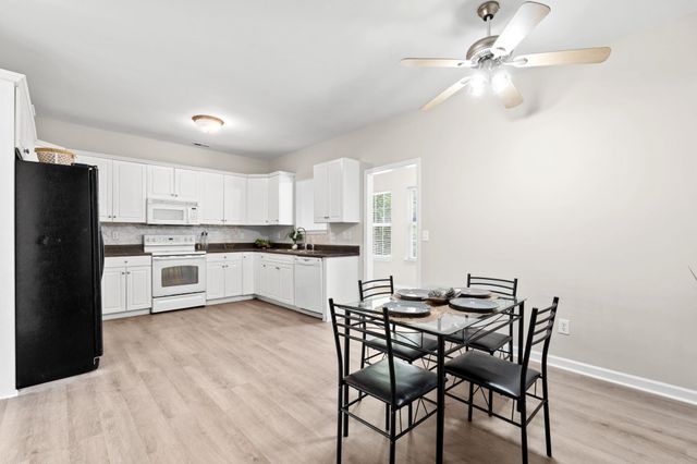 282 Waxberry Court, Boiling Springs, SC 29316