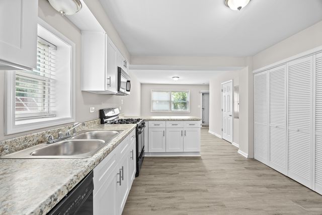 4117 W 99th Street, Oak Lawn, IL 60453