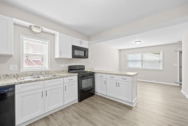 4117 W 99th Street, Oak Lawn, IL 60453