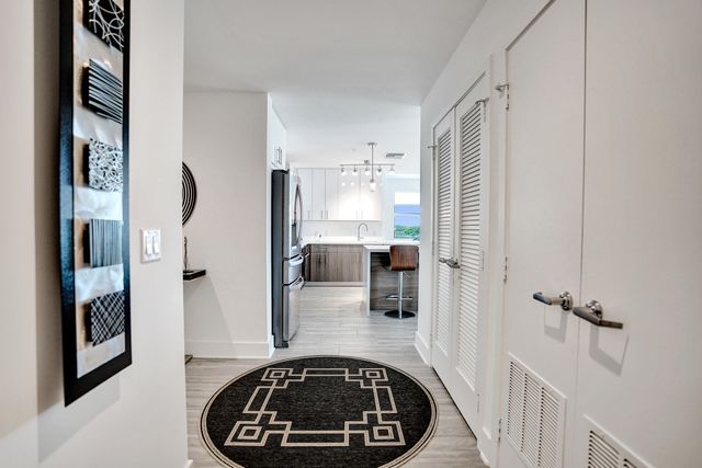 236 SE 5th Avenue 312, Delray Beach, FL 33483
