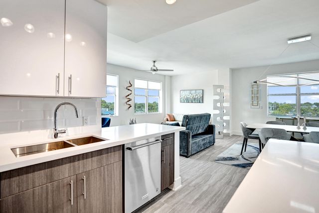 236 SE 5th Avenue 312, Delray Beach, FL 33483