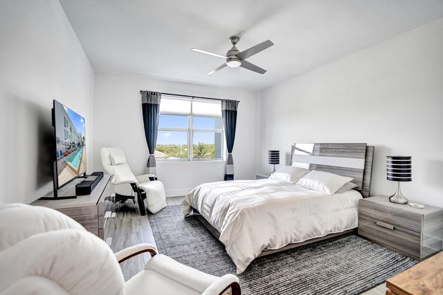 236 SE 5th Avenue 312, Delray Beach, FL 33483