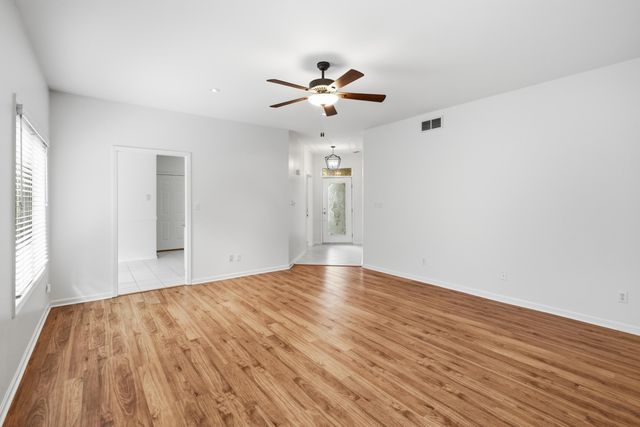 10513 Ontario Drive, Winfield, IN 46307