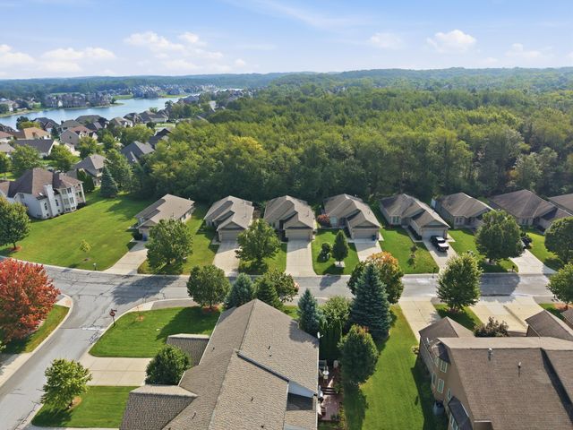 10513 Ontario Drive, Winfield, IN 46307