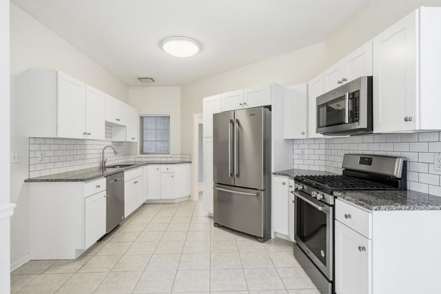 10513 Ontario Drive, Winfield, IN 46307