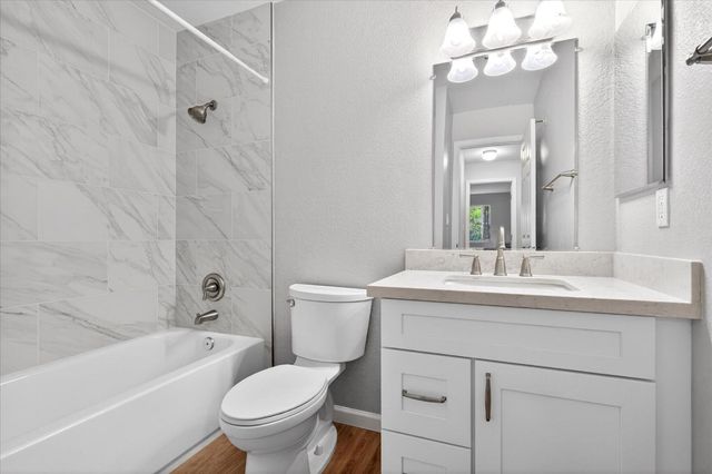 880 E Fremont Avenue 423, Sunnyvale, CA 94087