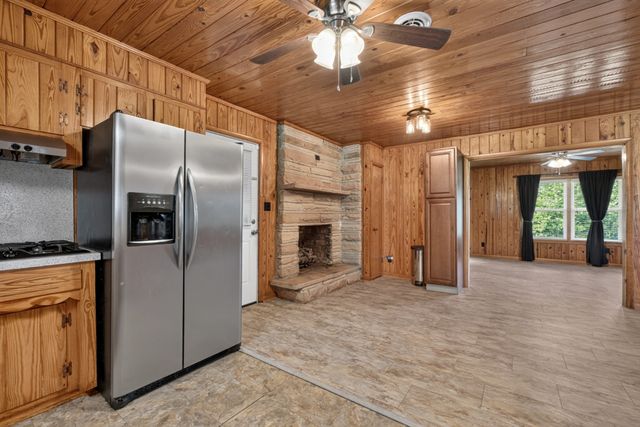 8997 Holmes Creek Rd, Smithville, TN 37166