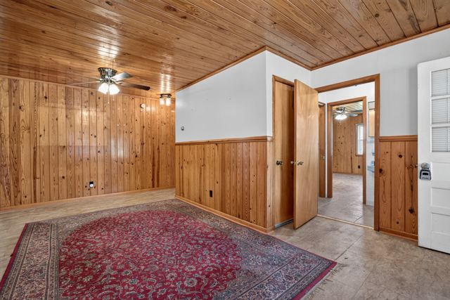 8997 Holmes Creek Rd, Smithville, TN 37166