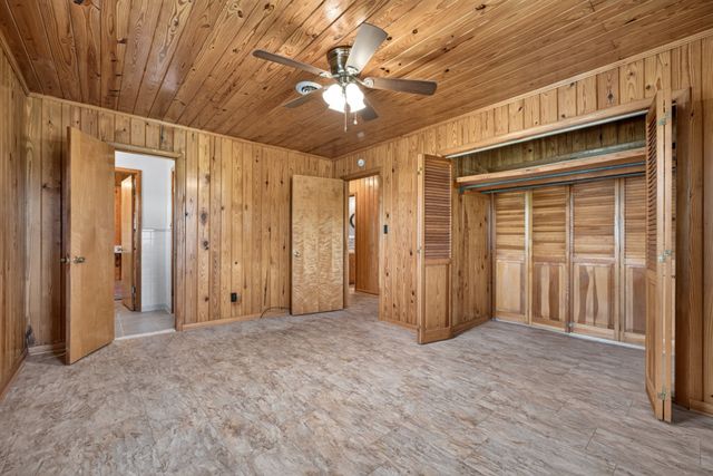 8997 Holmes Creek Rd, Smithville, TN 37166